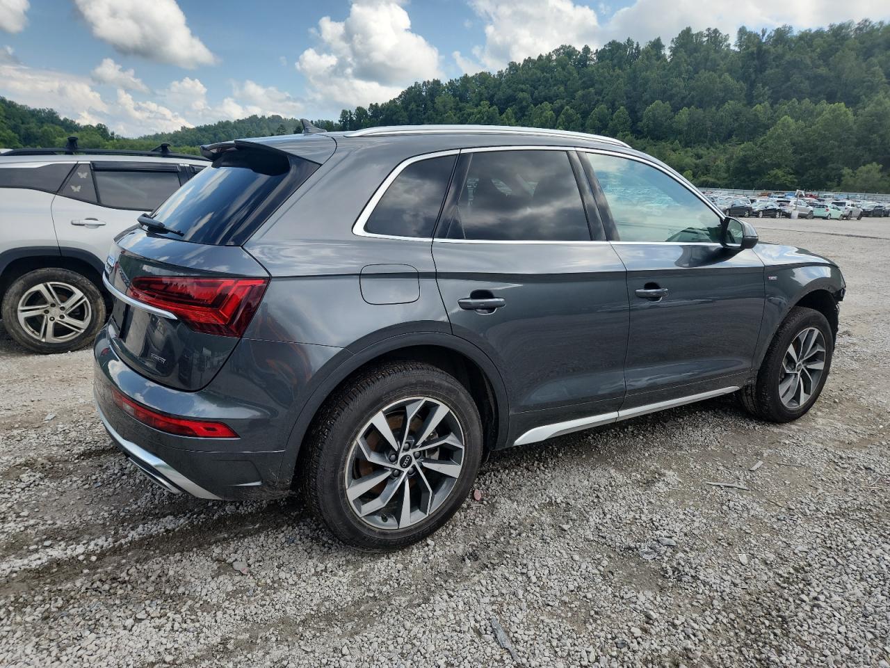2023 Audi Q5 Premium 45 - Фото 3