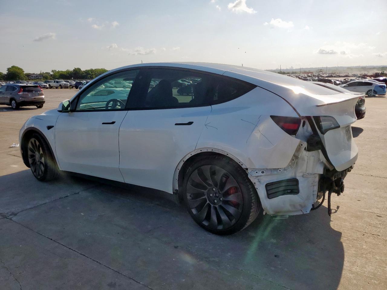 2022 Tesla Model Y - Фото 2
