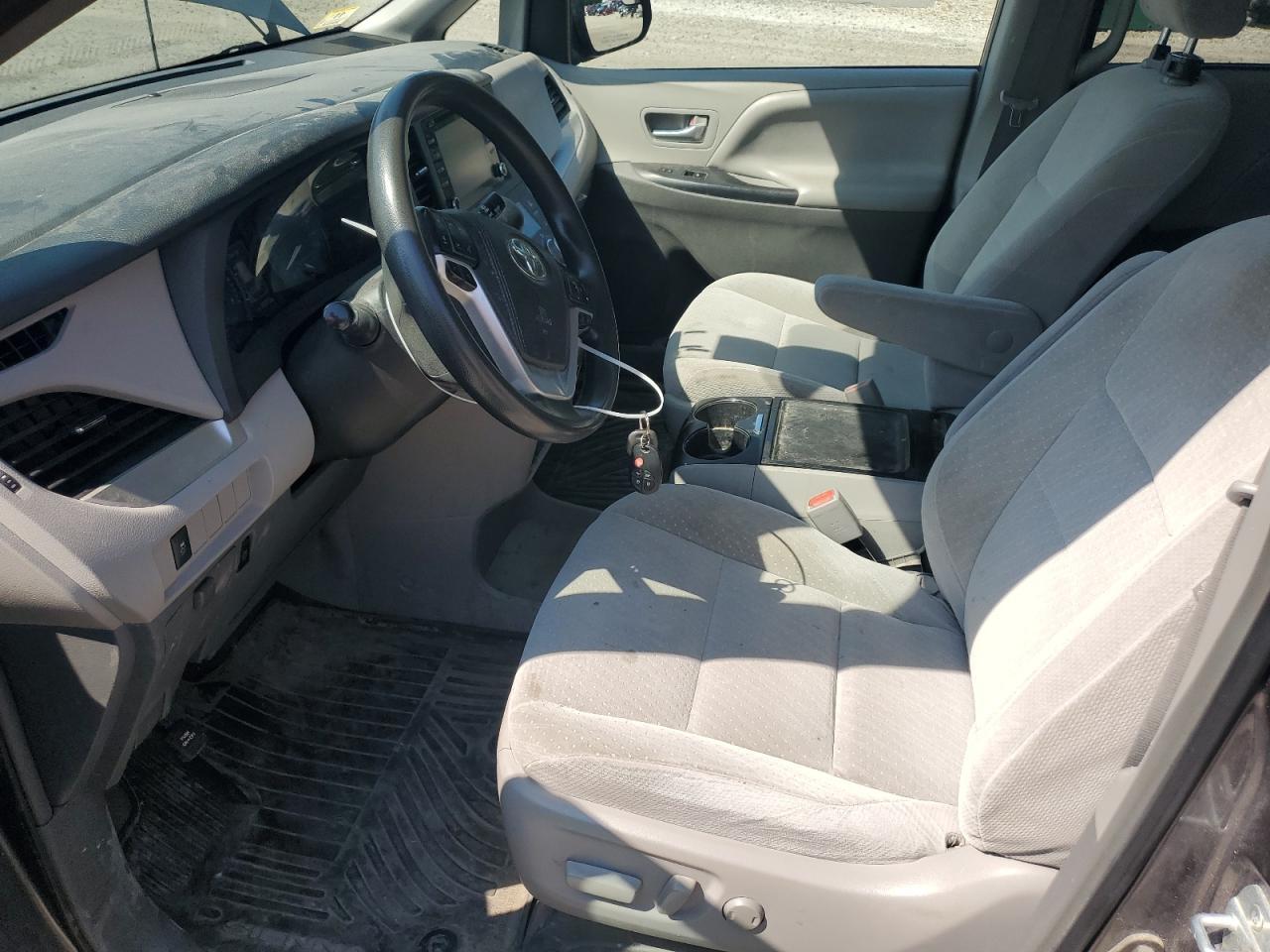 2019 Toyota Sienna Le - Image 7