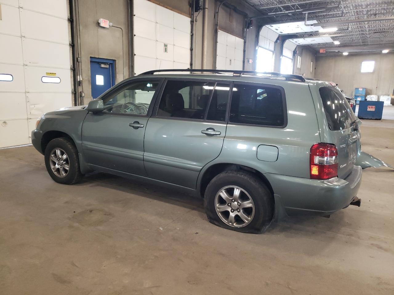 2004 Toyota Highlander - Image 2