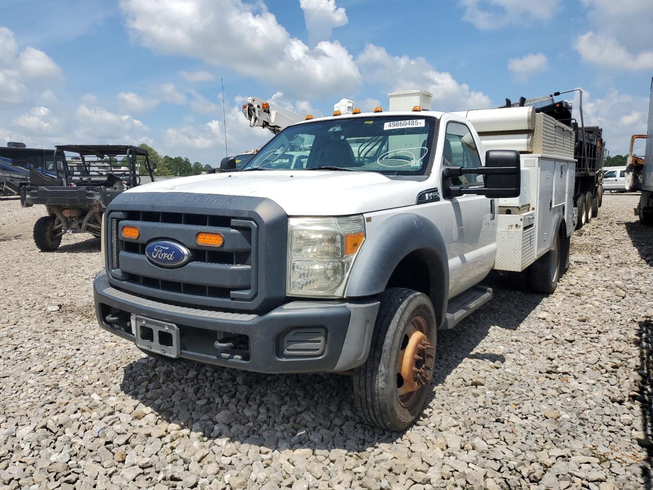 2015 Ford F450 Super Duty Bucket Truck - Image 2