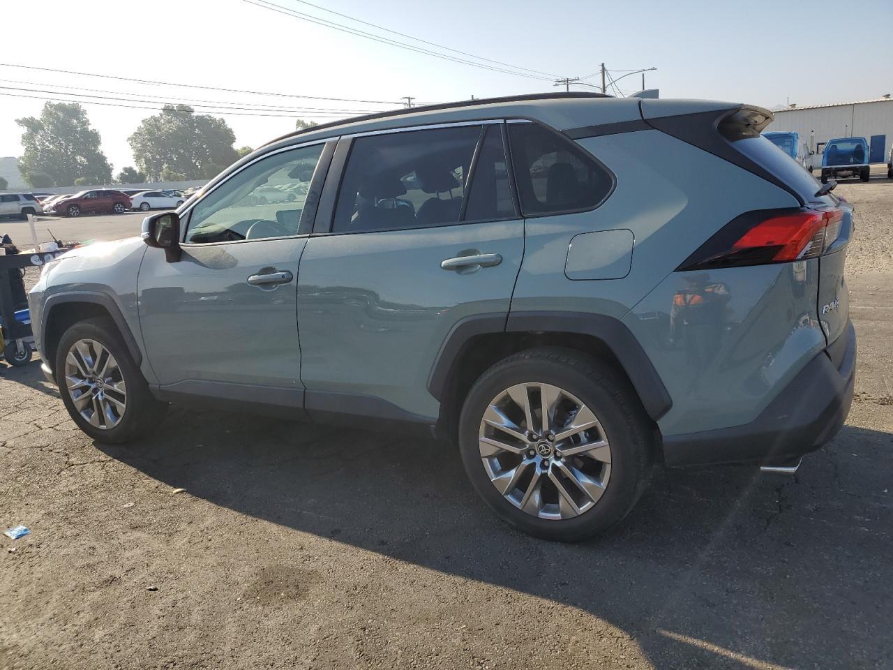 2023 Toyota Rav4 Xle Premium - Фото 2