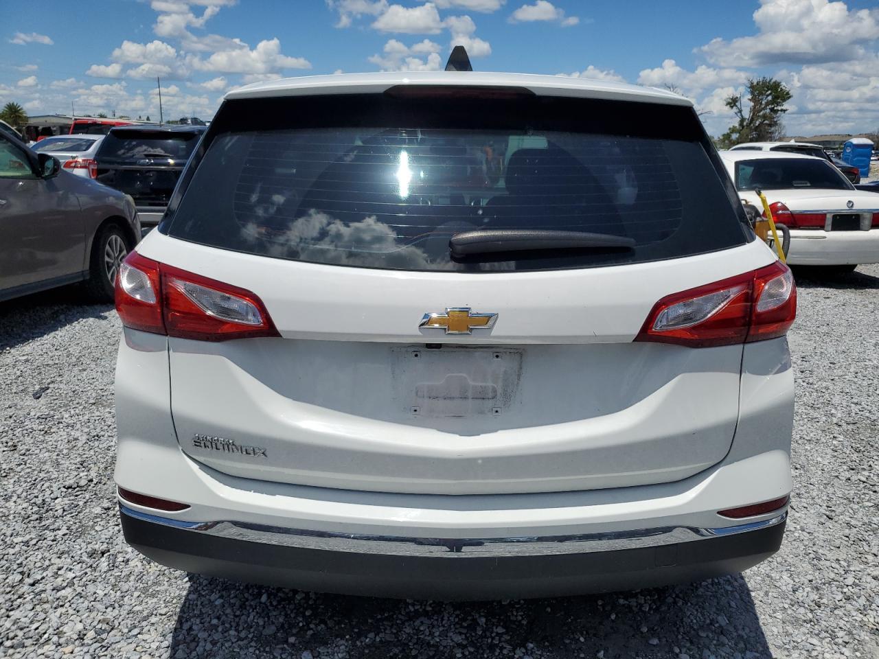 2018 Chevrolet Equinox Ls - Фото 6
