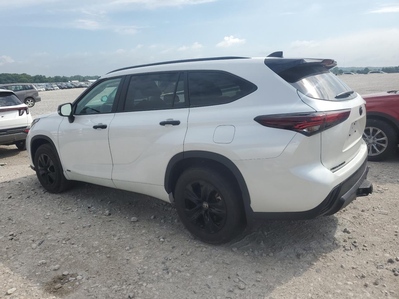 2024 Toyota Highlander Hybrid Xle - Image 2