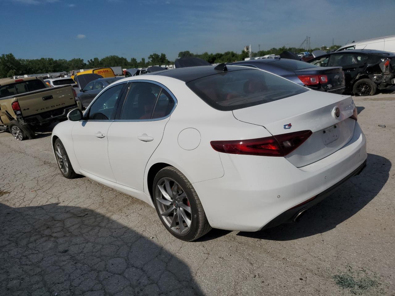 2017 Alfa Romeo Giulia Q4 - Image 2