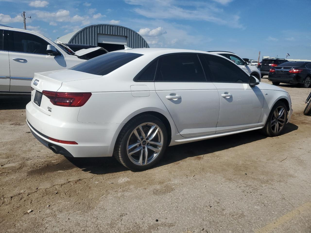 2017 Audi A4 Ultra Premium - Фото 3