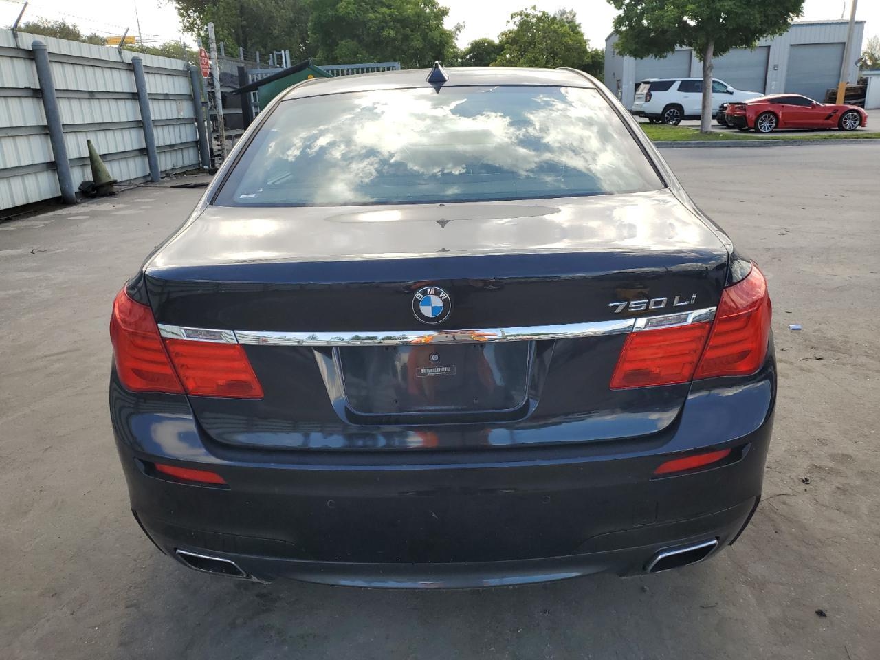 2012 BMW 750 Li - Фото 6