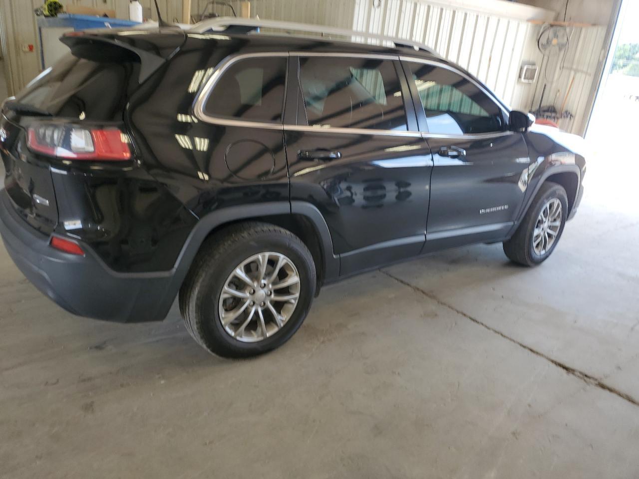 2019 Jeep Cherokee Latitude Plus - Image 3