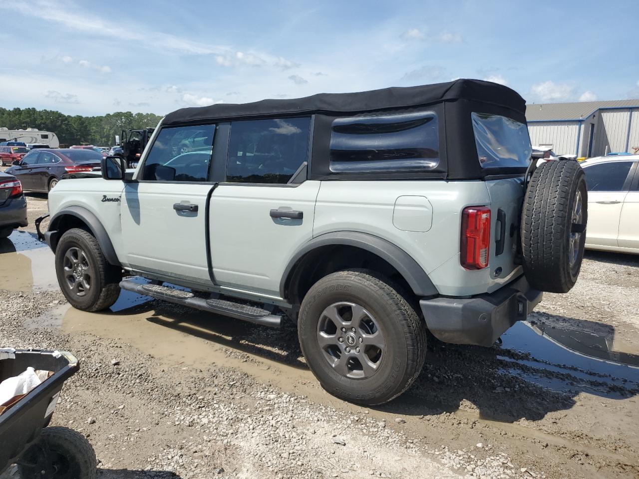 2023 Ford Bronco Base - Фото 2