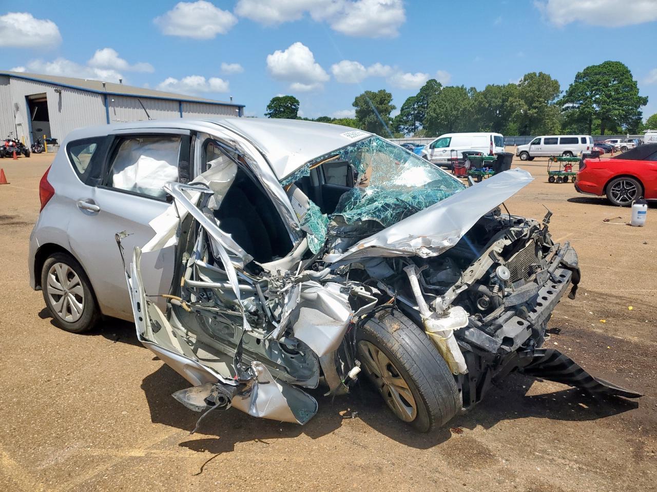 2018 Nissan Versa Note S - Фото 4