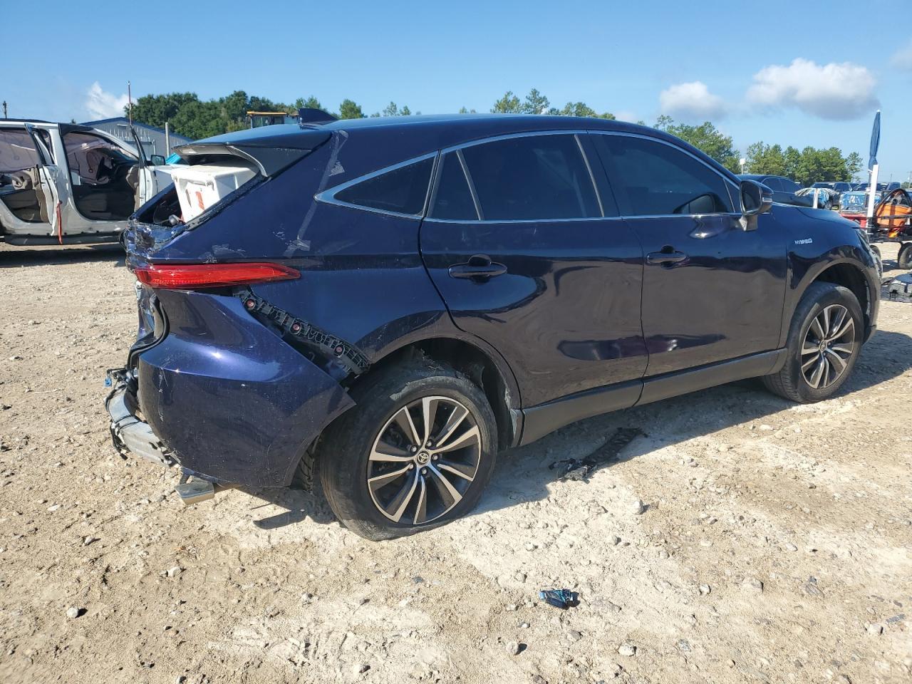 2021 Toyota Venza Le - Фото 3