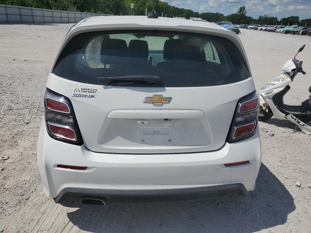 2017 Chevrolet Sonic - Фото 6