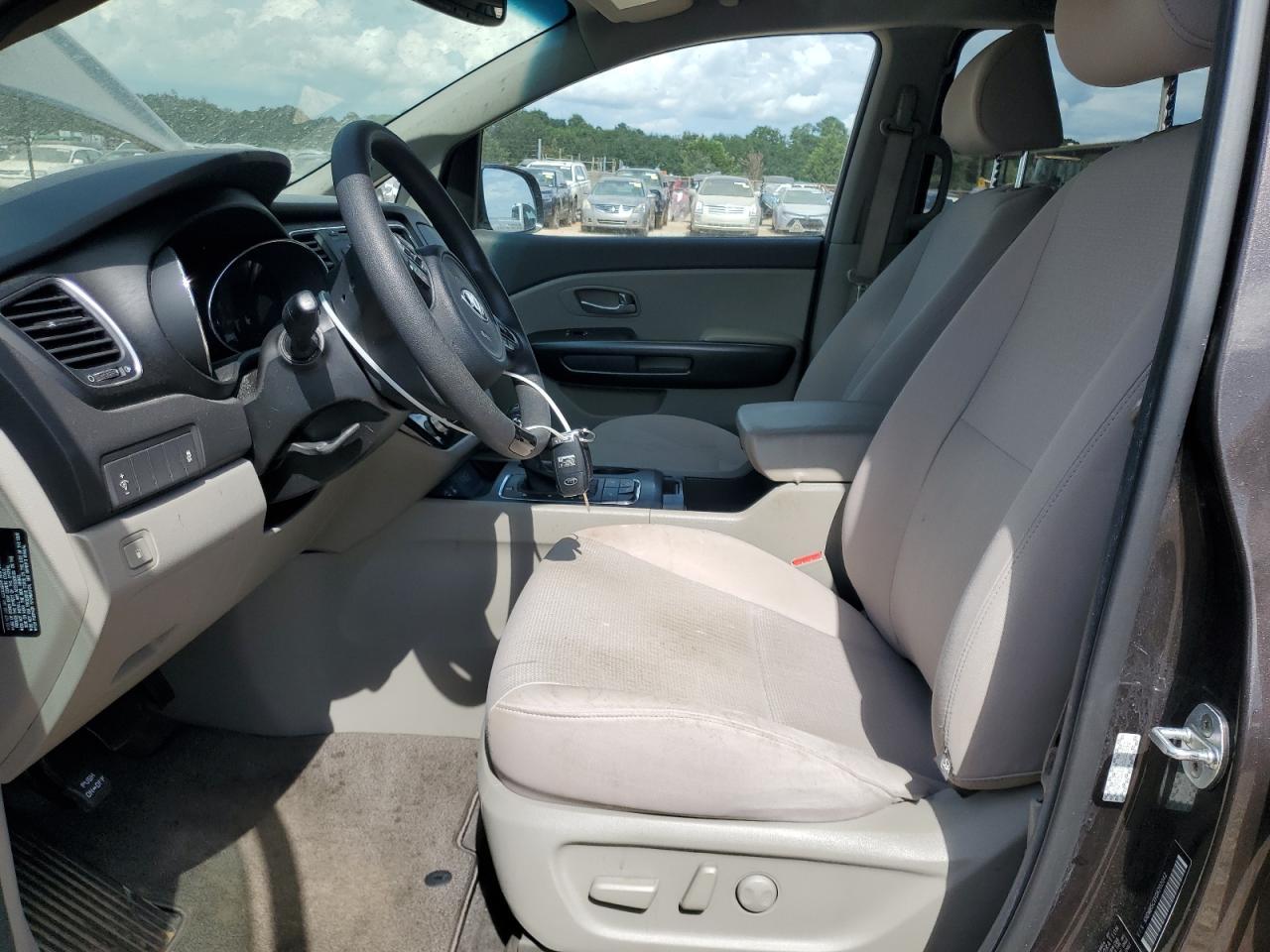 2016 Kia Sedona Lx - Image 7