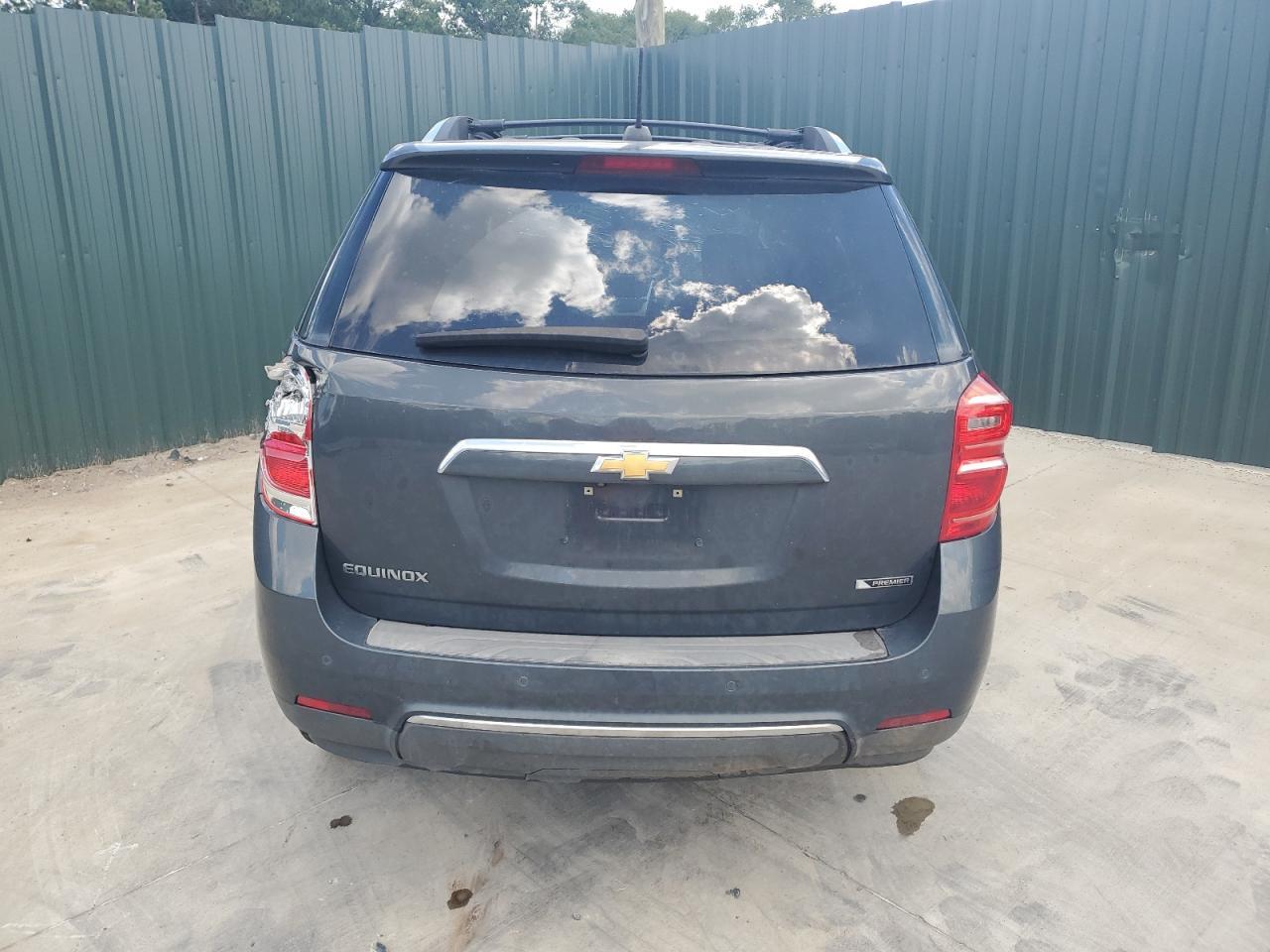 2017 Chevrolet Equinox Premier - Image 6