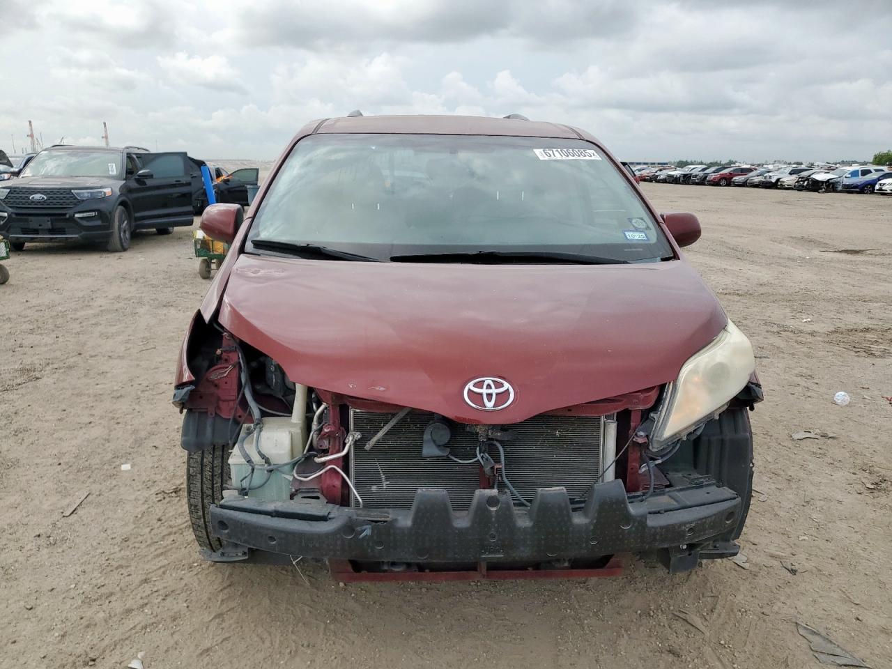 2015 Toyota Sienna Le - Фото 5