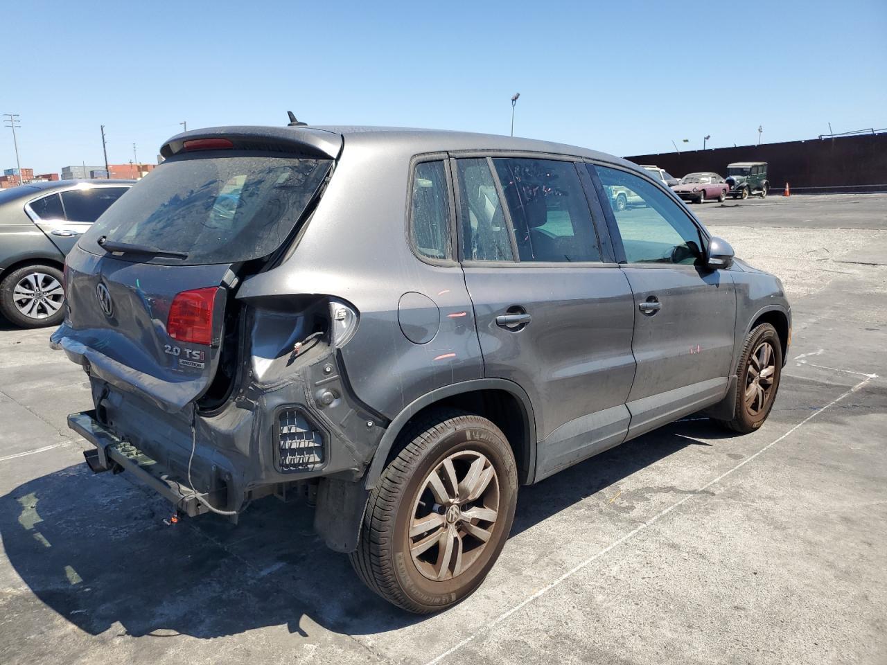 2014 Volkswagen Tiguan S - Image 3