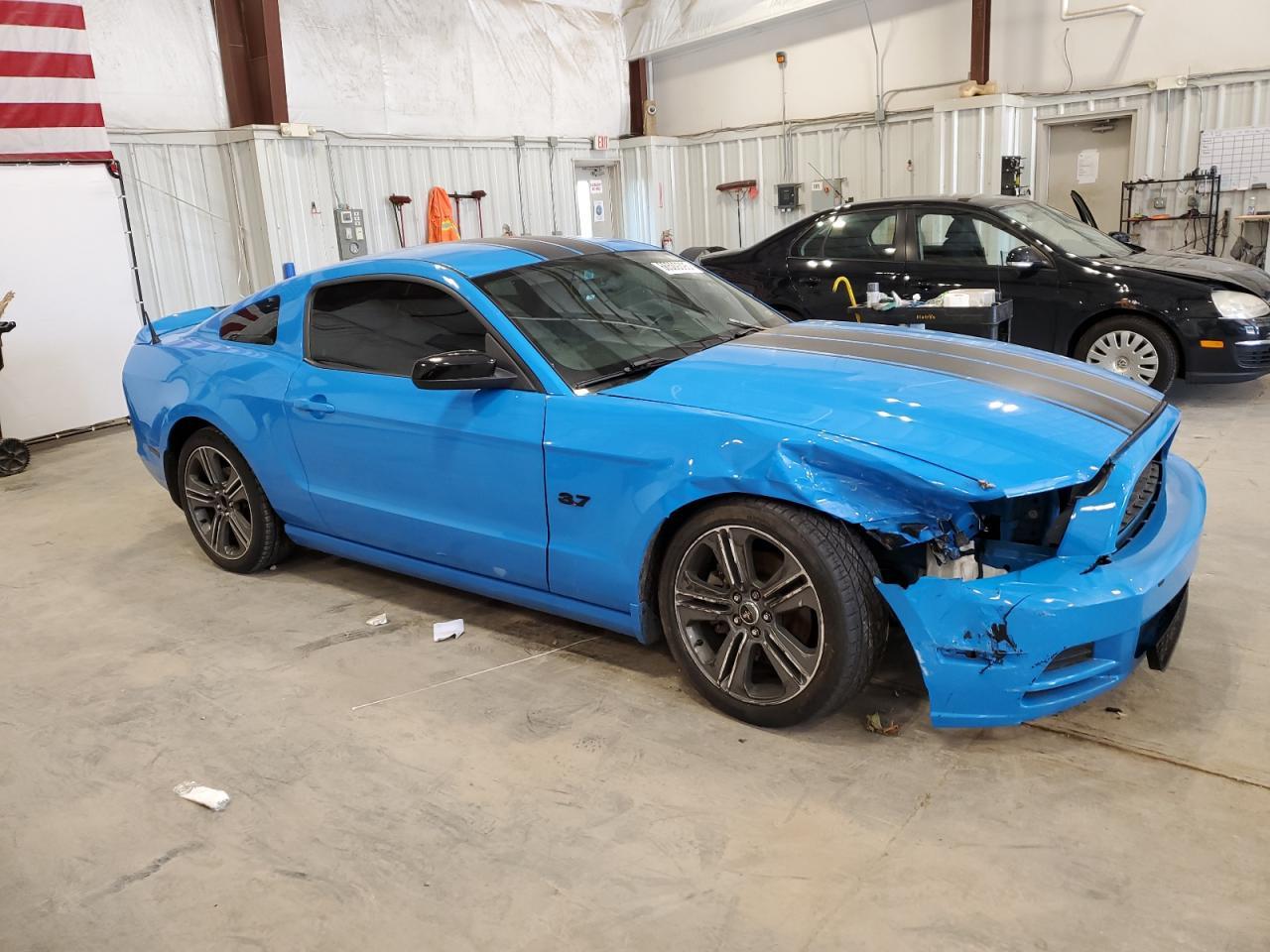 2013 Ford Mustang - Фото 4