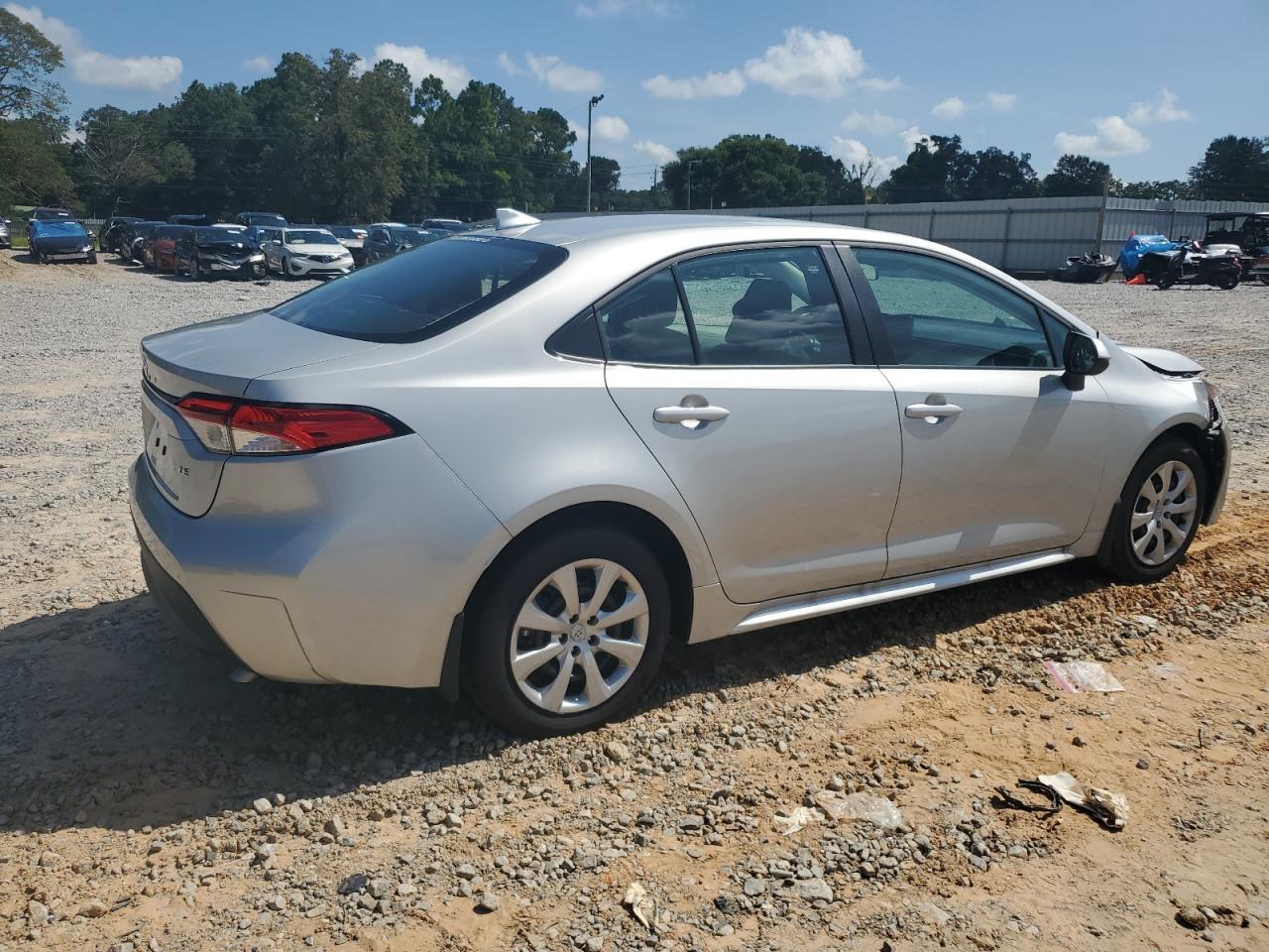 2025 Toyota Corolla Le - Фото 3