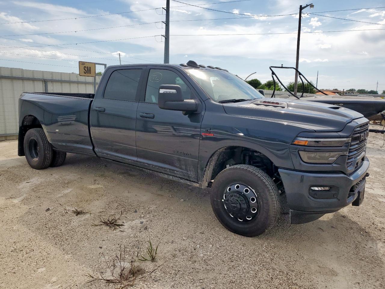 2025 Ram 3500 Laramie - Фото 4