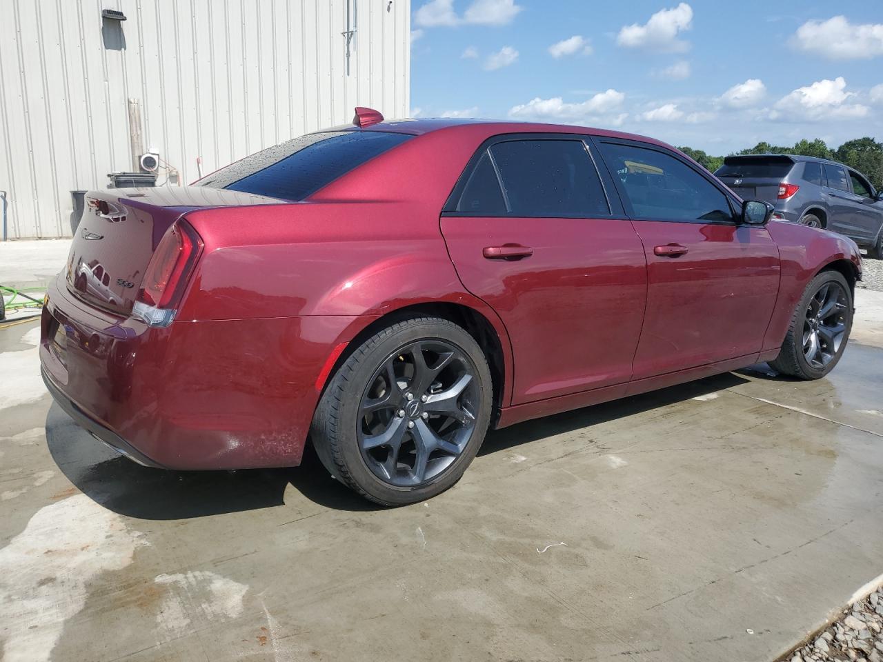2020 Chrysler 300 Touring - Фото 3
