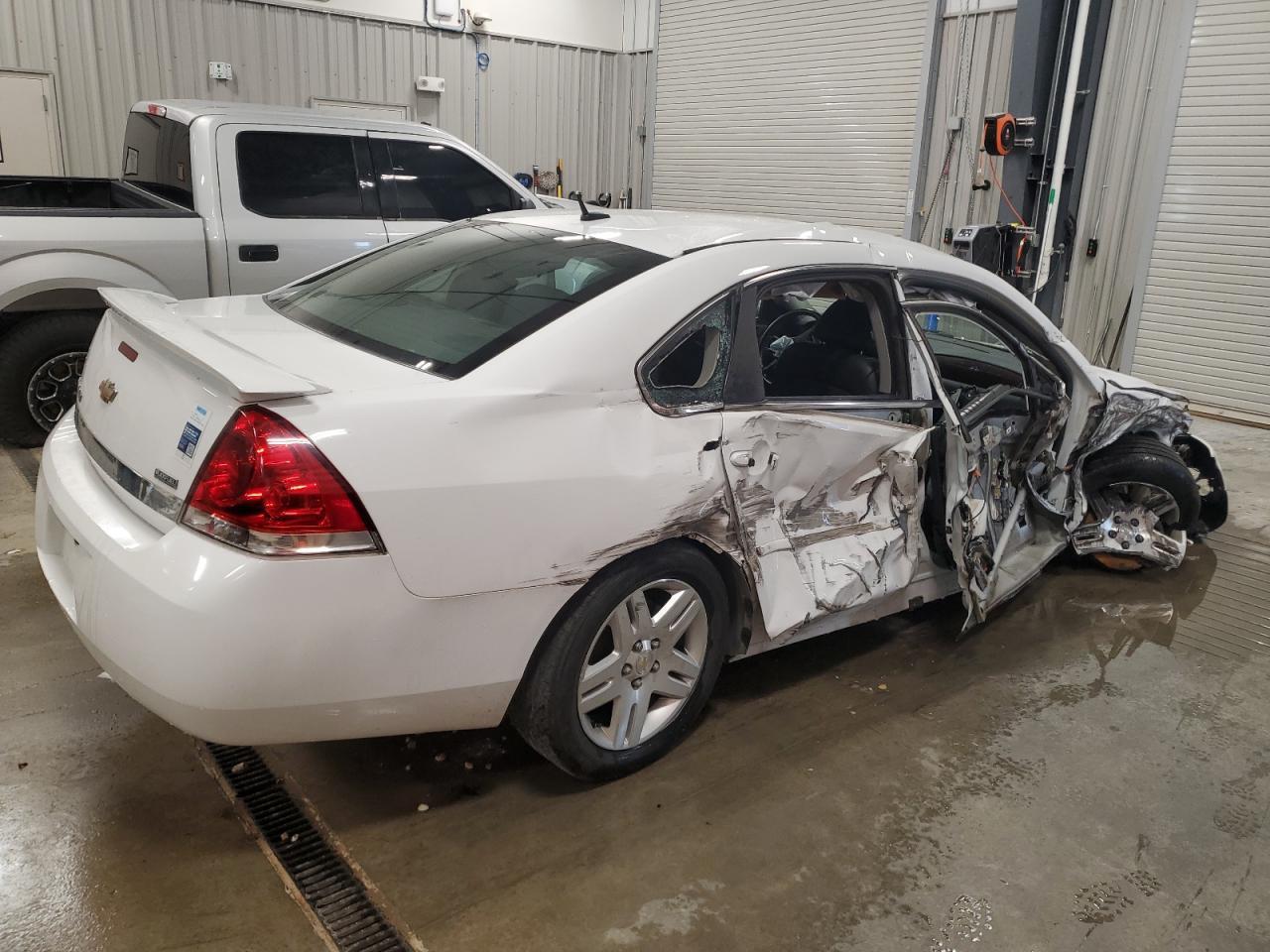 2011 Chevrolet Impala Lt - Image 3