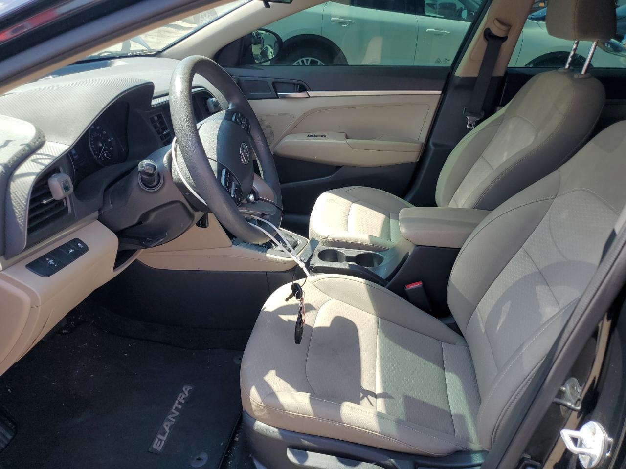 2020 Hyundai Elantra Se - Фото 7