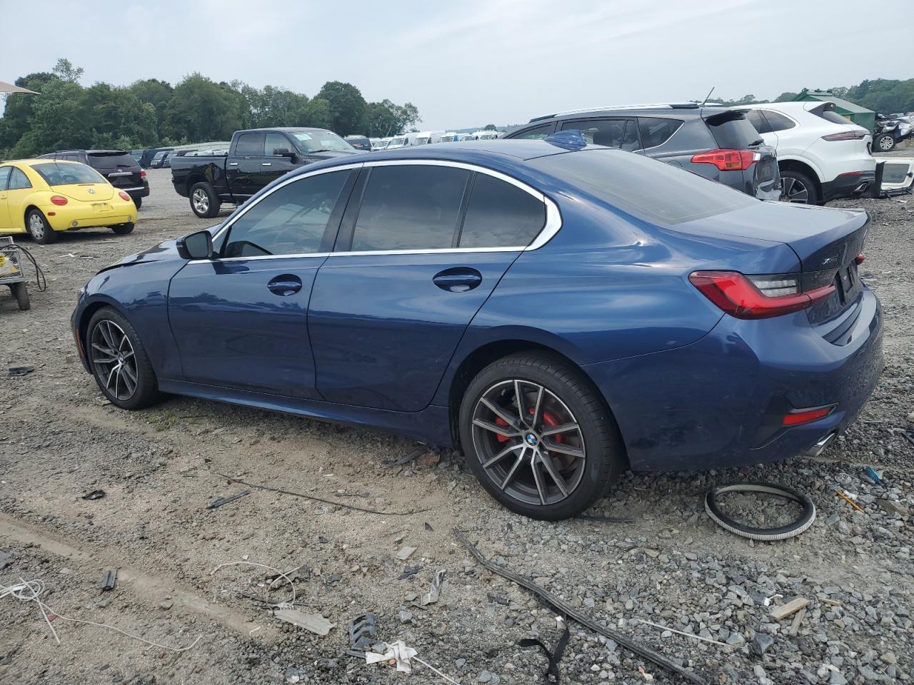 2022 BMW 330Xi - Image 2