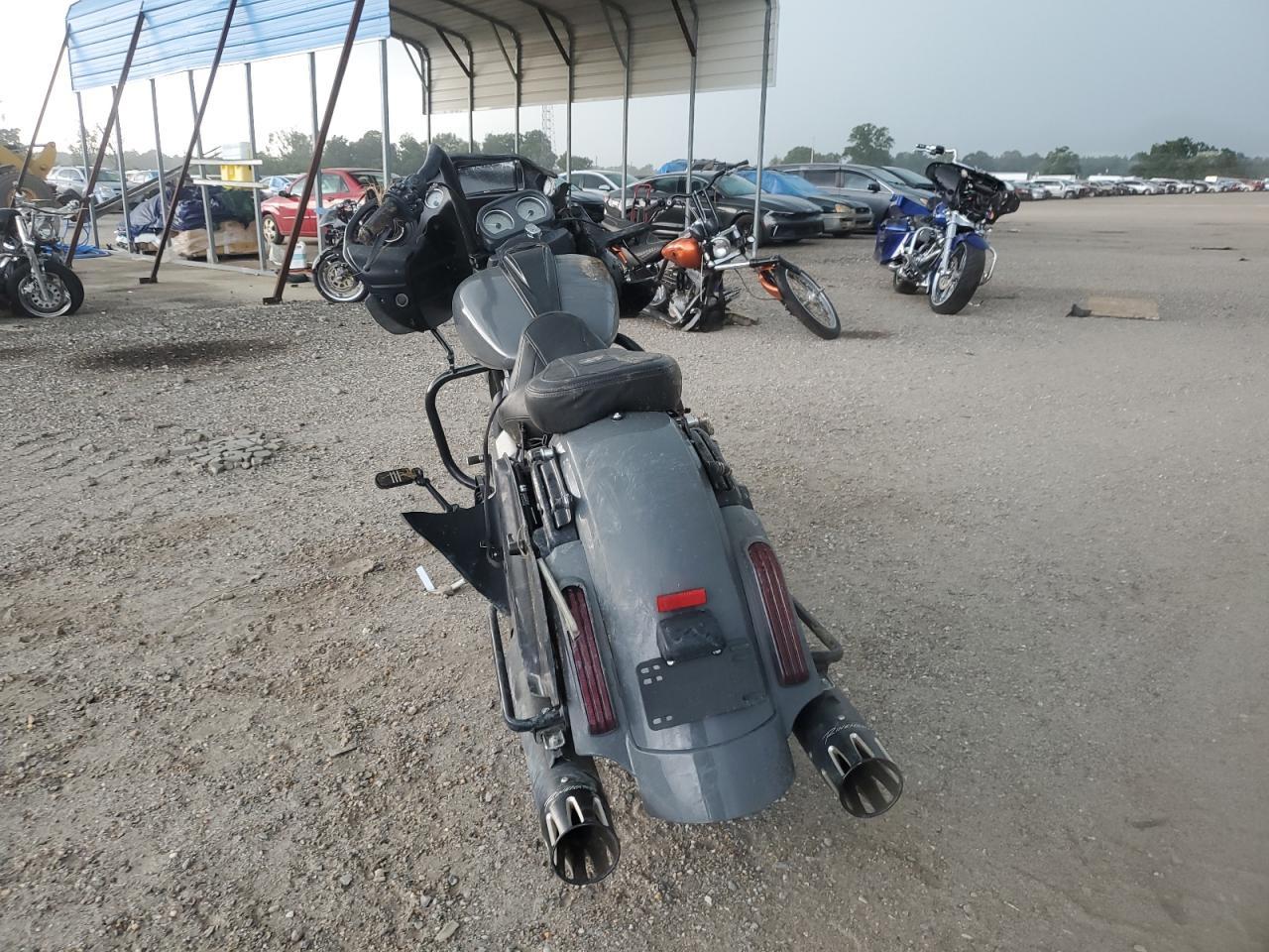 2015 Harley-Davidson Fltrxs Road Glide Special - Image 4