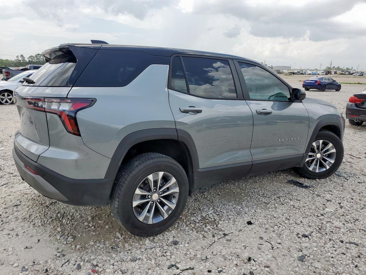 2025 Chevrolet Equinox Lt - Image 3