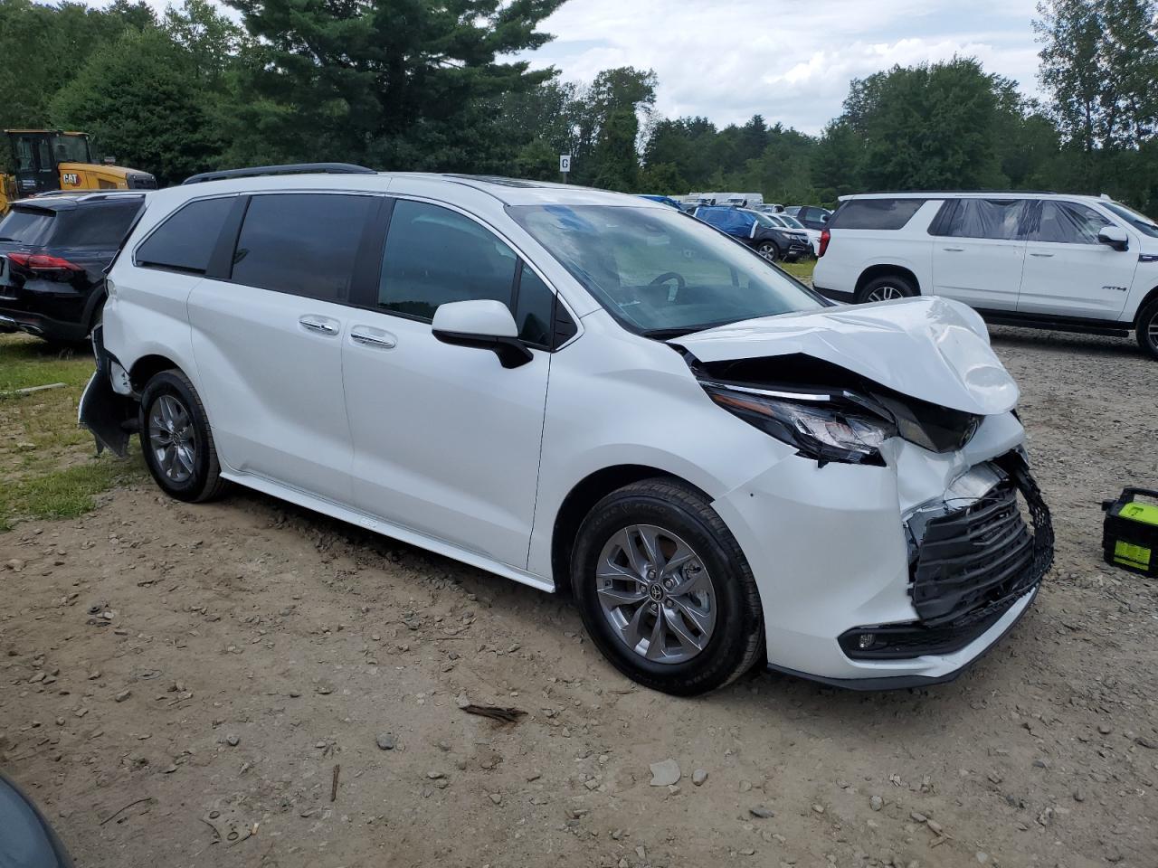 2025 Toyota Sienna Xle - Фото 4