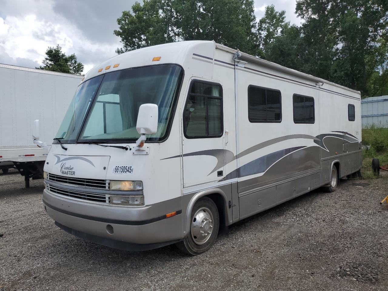 2001 Ford F550 Super Duty Stripped Chassis - Фото 2