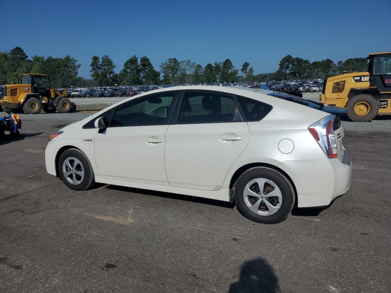 2015 Toyota Prius - Image 2