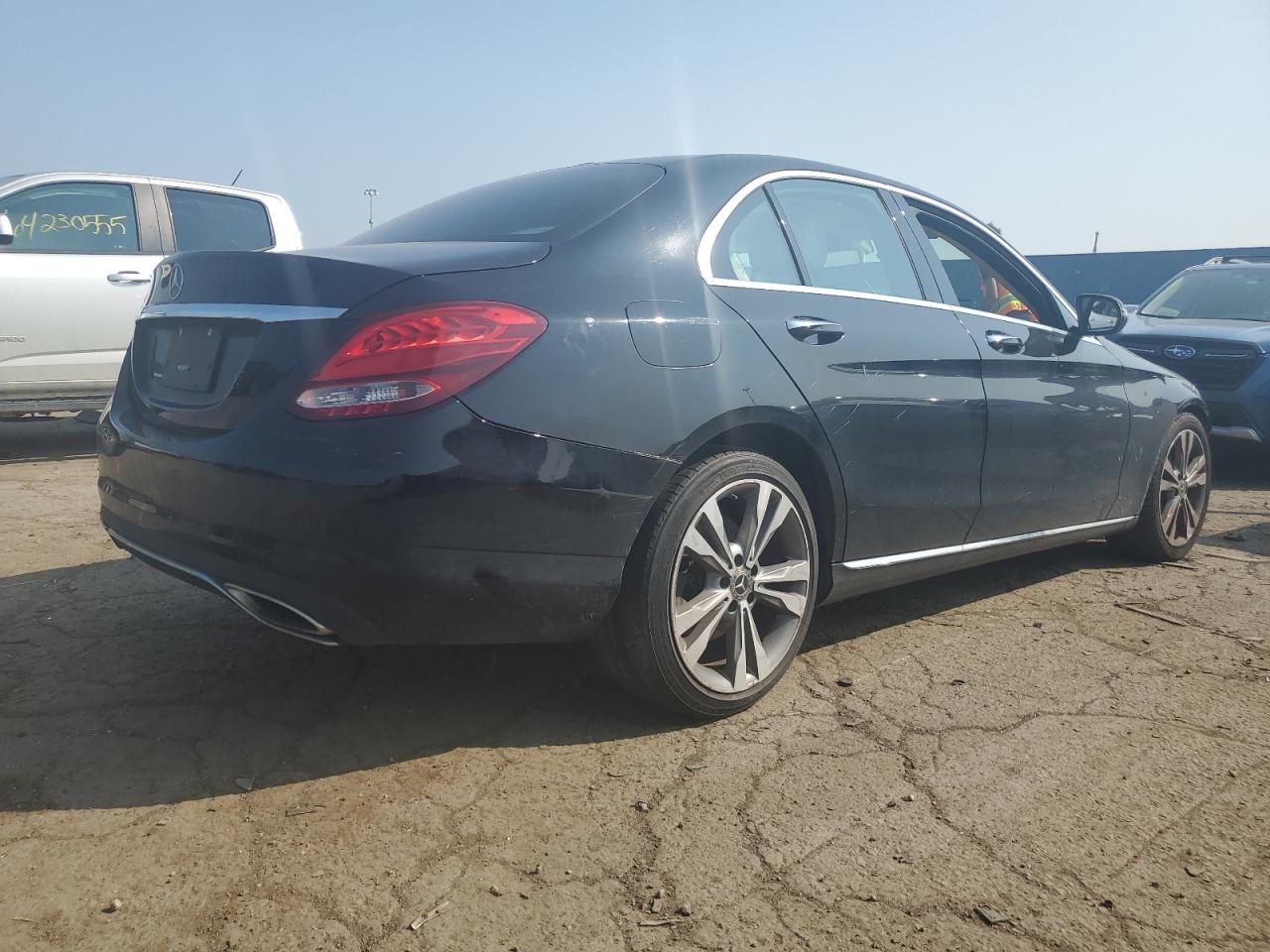 2017 Mercedes-Benz C 300 - Фото 3