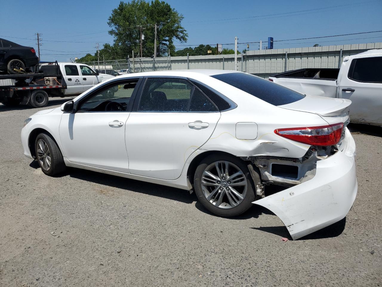 2017 Toyota Camry Le - Фото 2