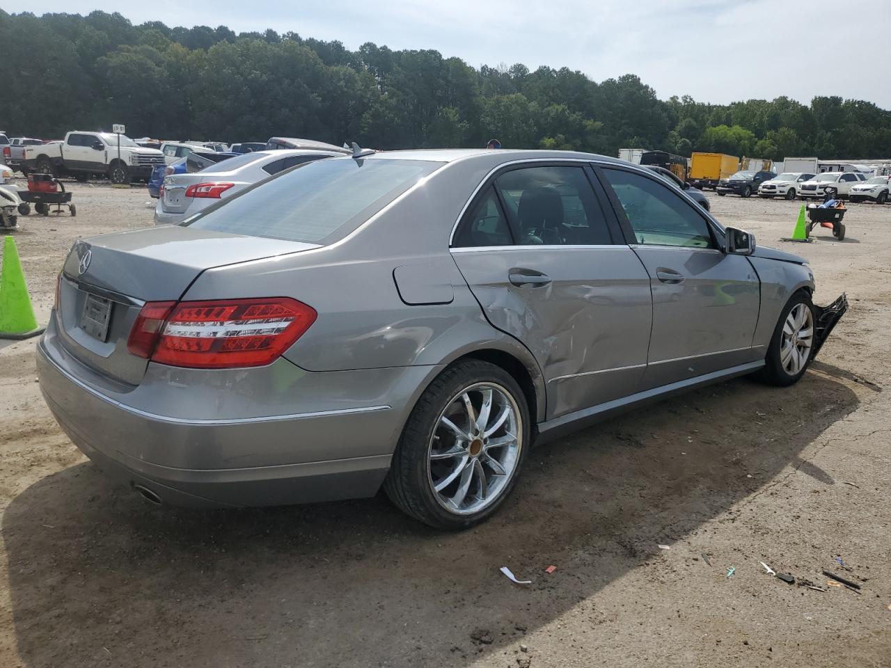2010 Mercedes-Benz E 350 - Image 3