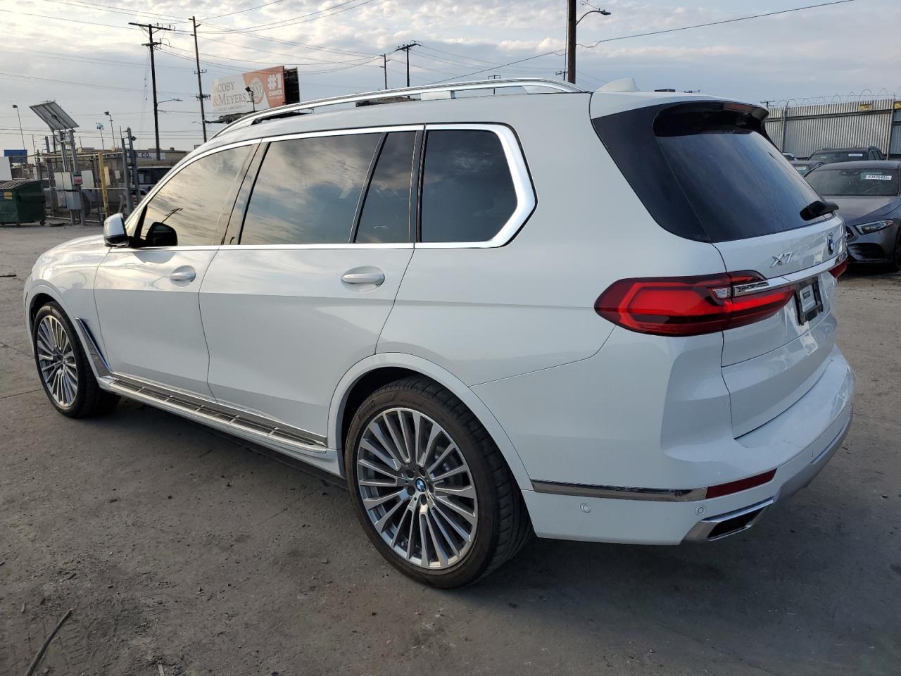 2019 BMW X7 xDrive50I - Фото 2