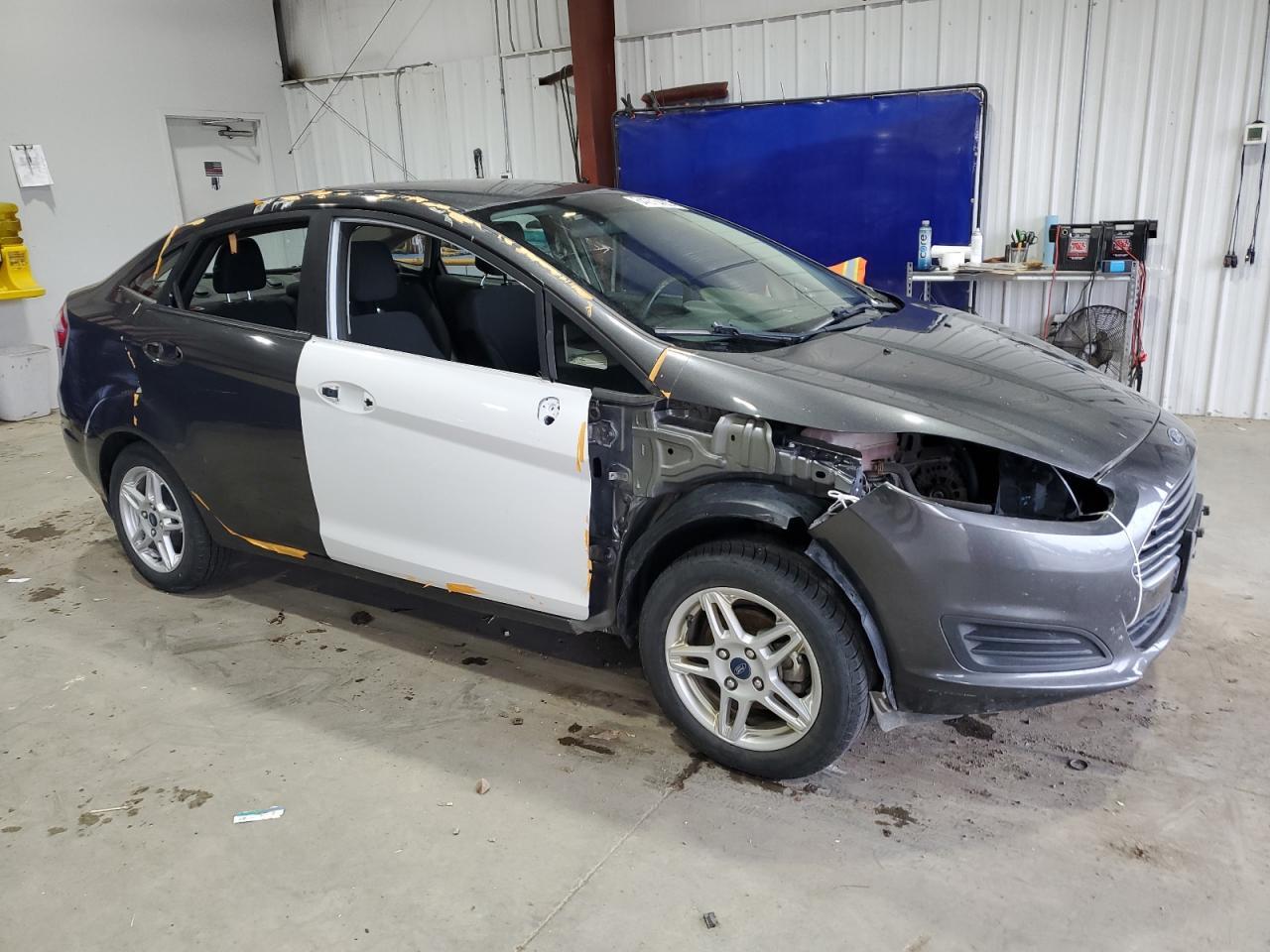 2019 Ford Fiesta Se - Фото 4