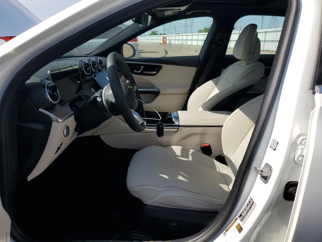 2025 Mercedes-Benz C 300 4Matic - Фото 7