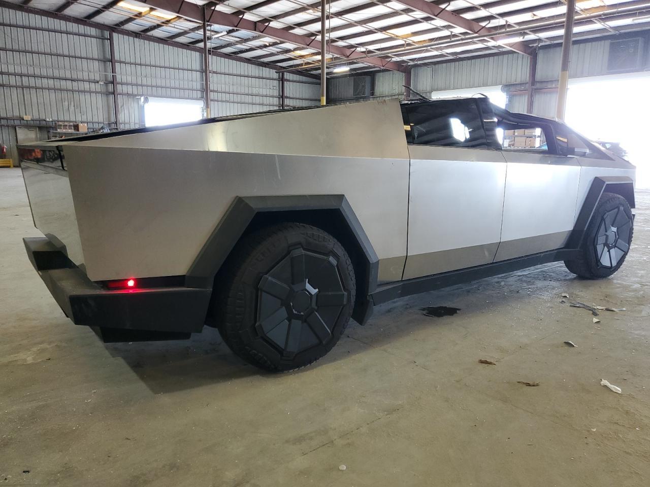 2024 Tesla Cybertruck - Image 3
