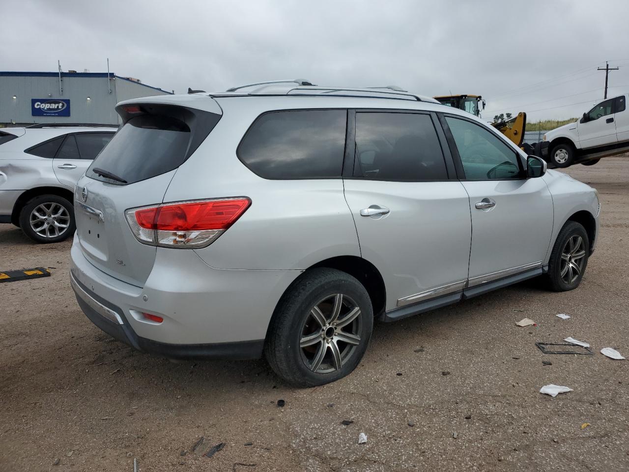 2013 Nissan Pathfinder S - Image 3