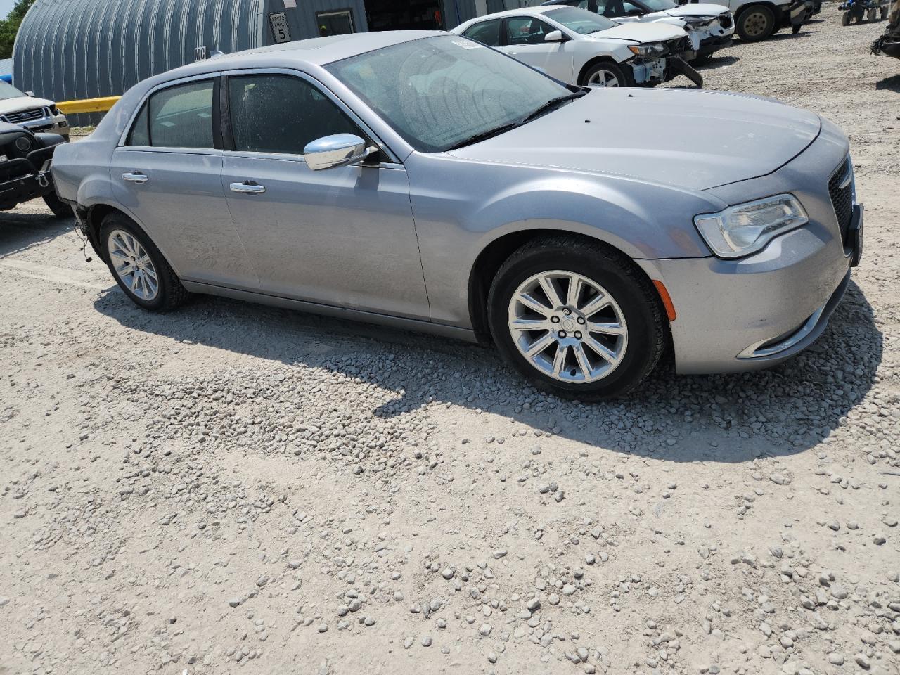 2016 Chrysler 300C - Image 4
