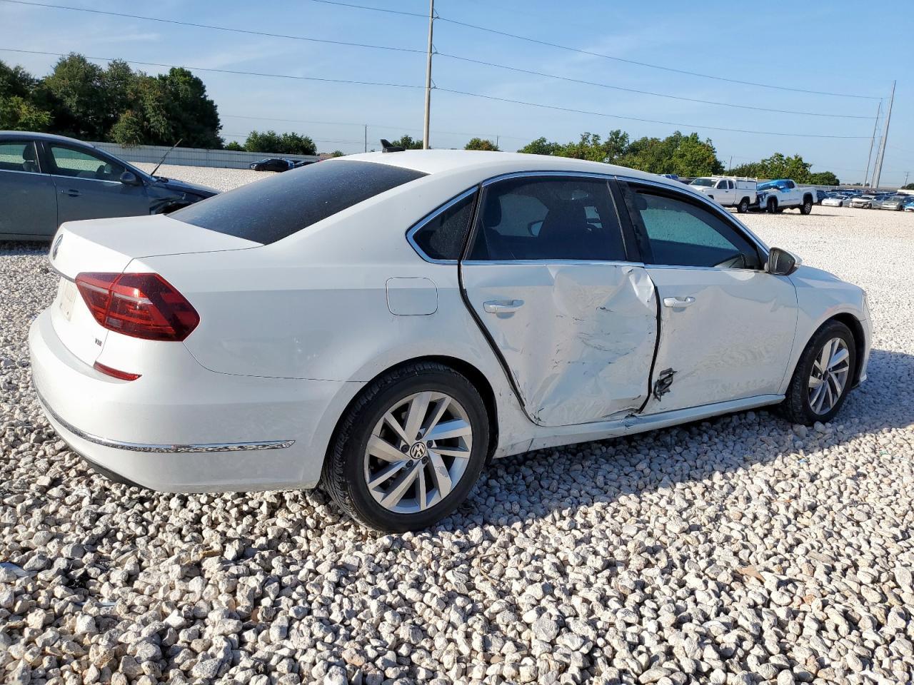 2018 Volkswagen Passat Se - Фото 3