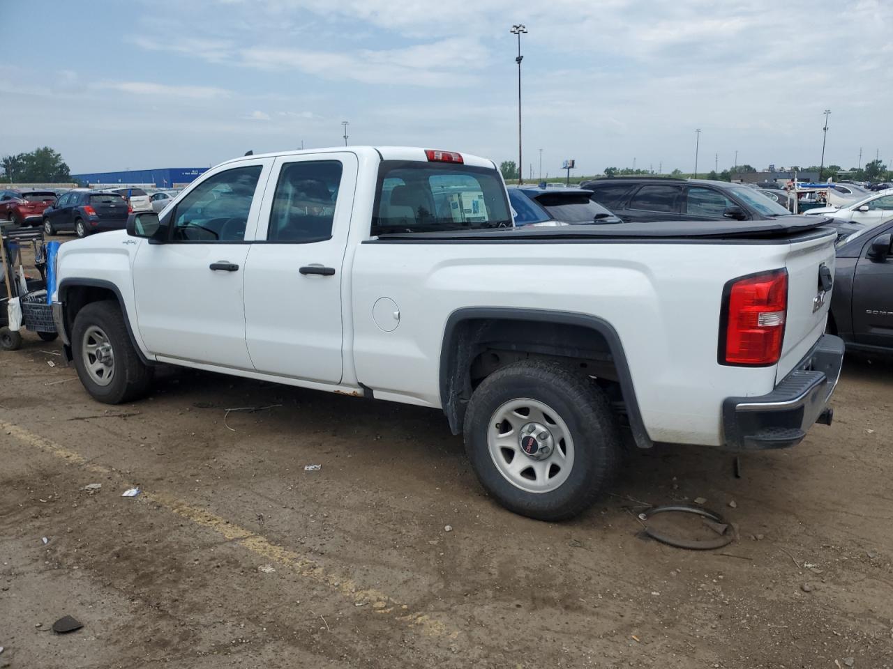 2017 GMC Sierra K1500 - Фото 2