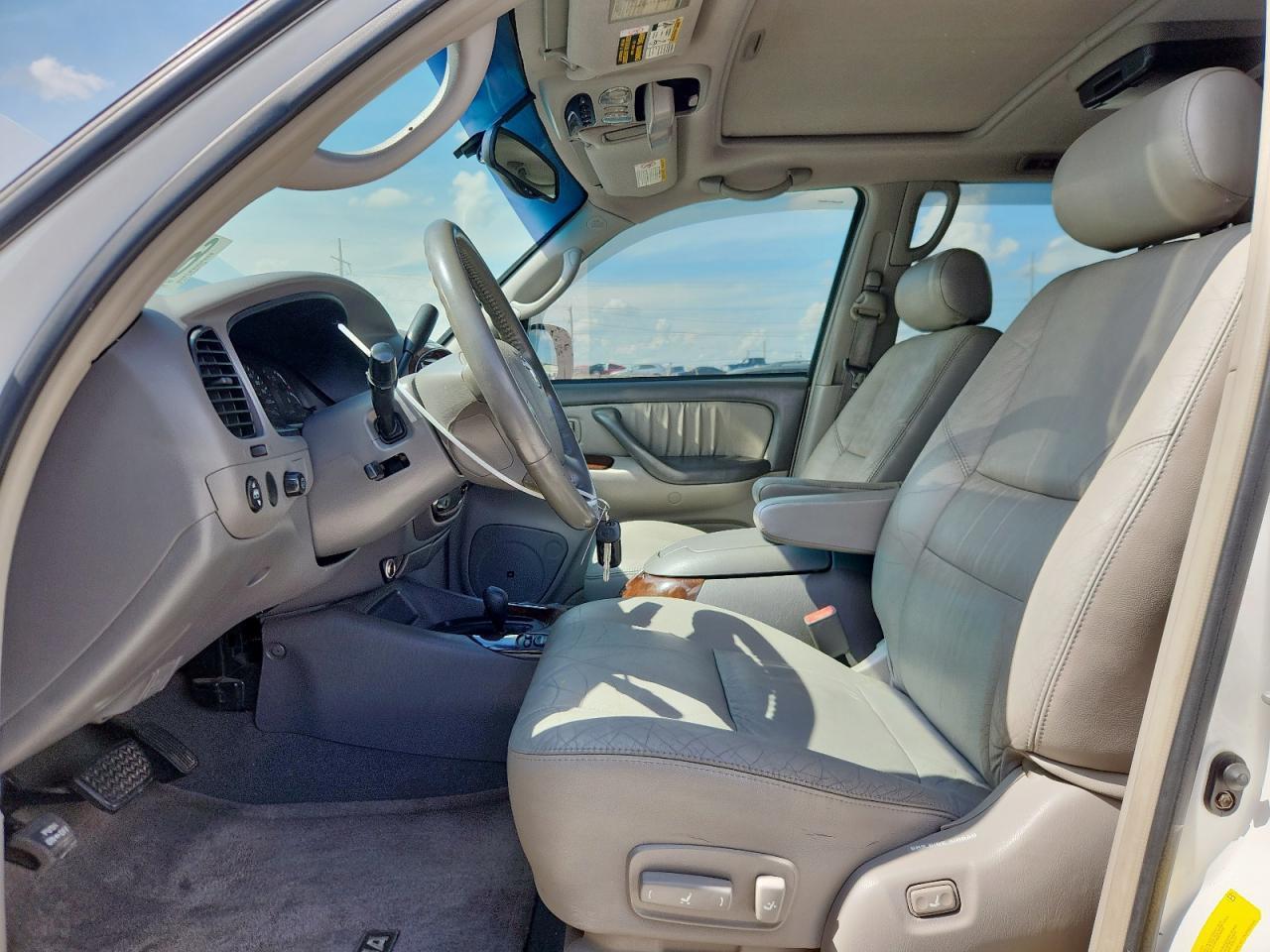 2004 Toyota Sequoia Limited - Image 7