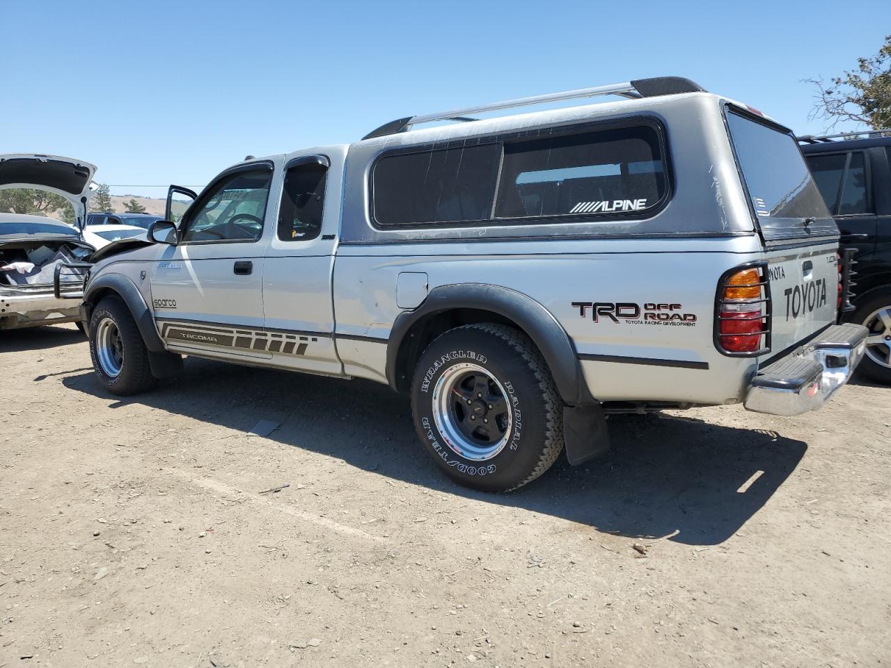 2004 Toyota Tacoma Xtracab - Image 2