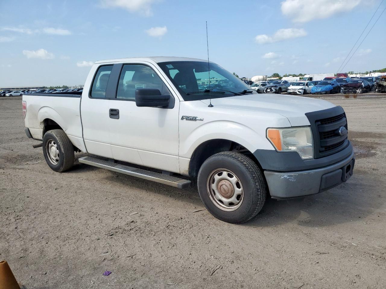 2013 Ford F150 Super Cab - Image 4