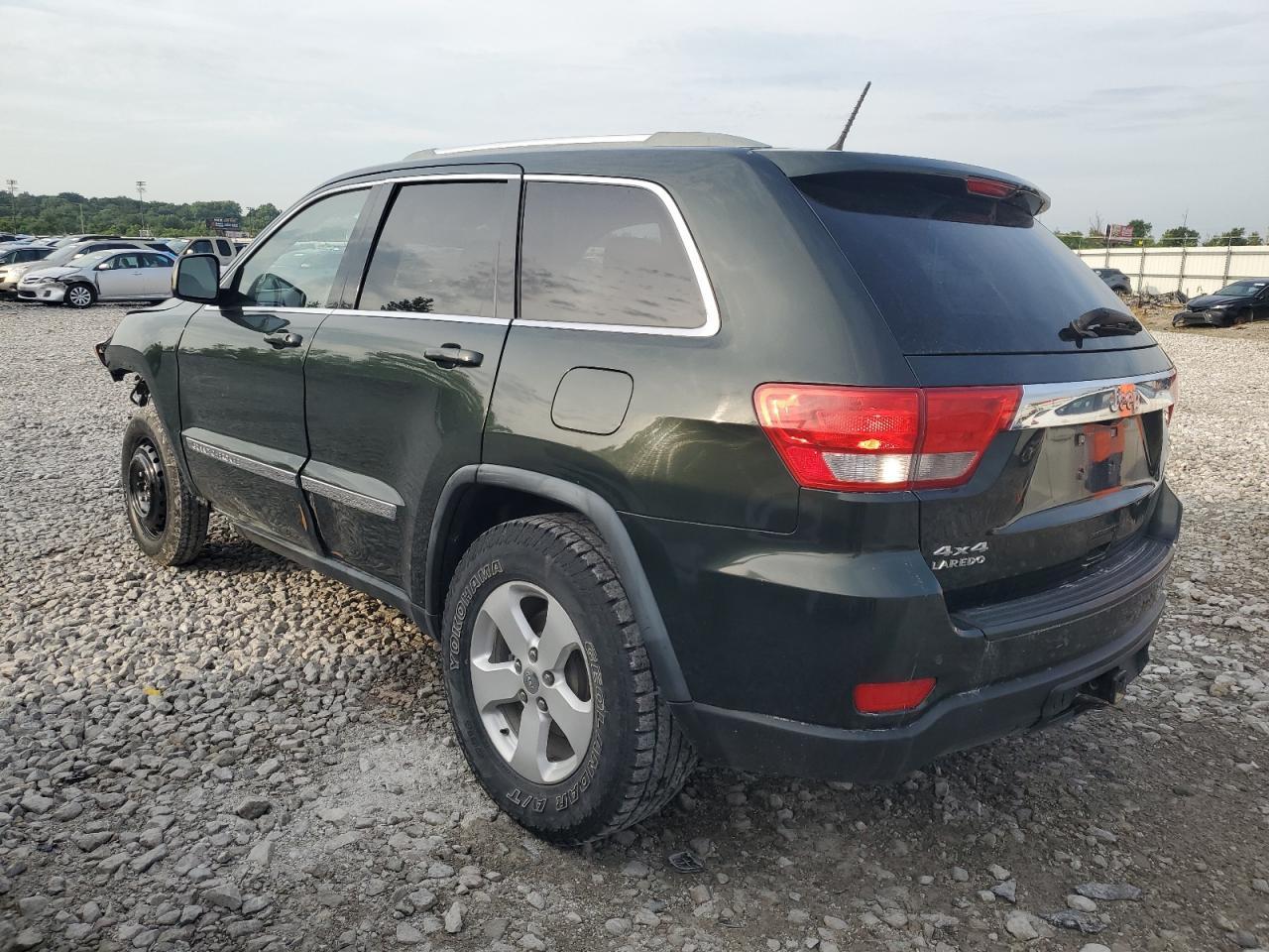 2011 Jeep Grand Cherokee Laredo - Image 2