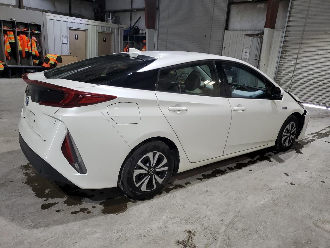 2017 Toyota Prius Prime - Фото 3
