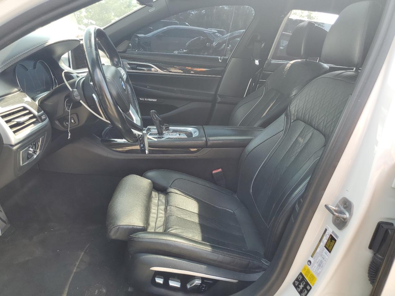 2017 BMW 750 Xi - Фото 7