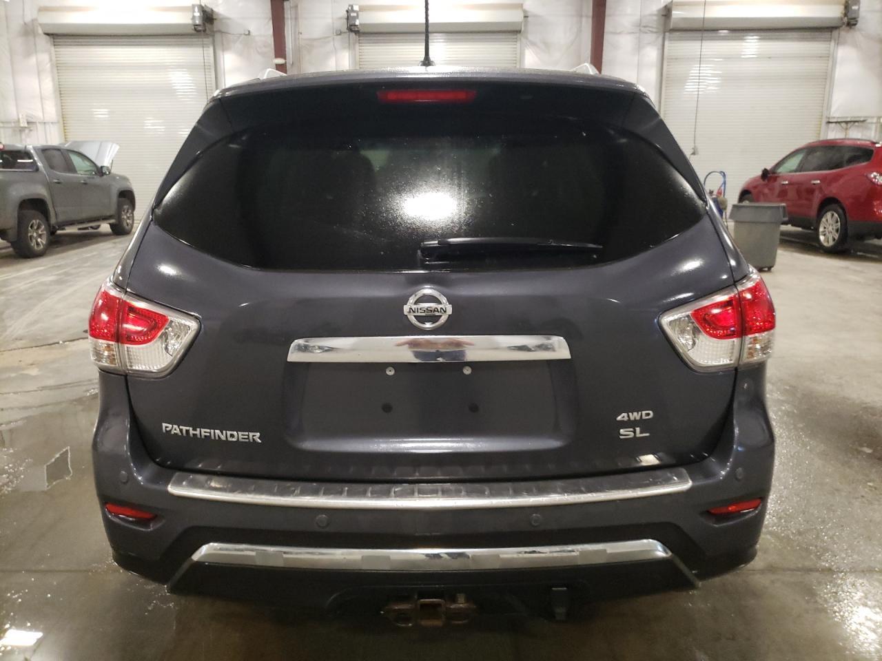 2014 Nissan Pathfinder S - Image 6